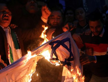 Έκρυθμη η κατάσταση στη Μ. Ανατολή: Σε νέα ιντιφάντα καλεί η Χεζμπολάχ τους Παλαιστινίους - Συγκρούσεις στη Βηθλεέμ